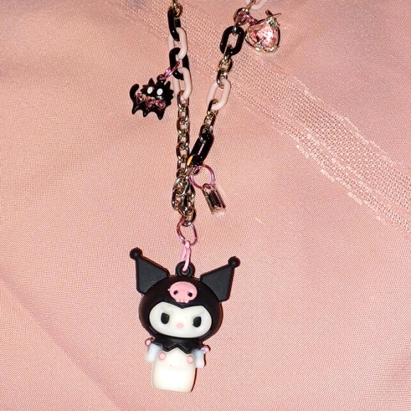 Kuromi Plush and Handmade Necklace - Picture 6 of 11
